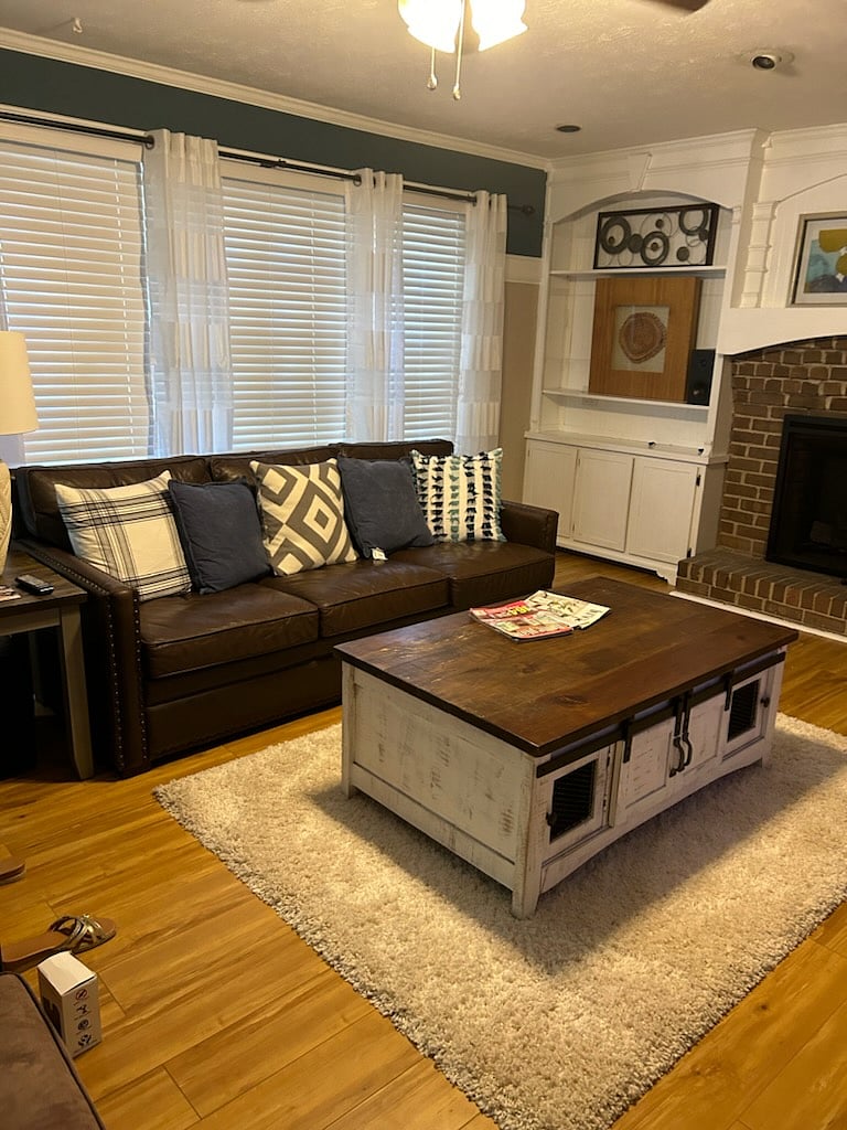 Shared Family Room has TiVo which allows casting of your streaming services.