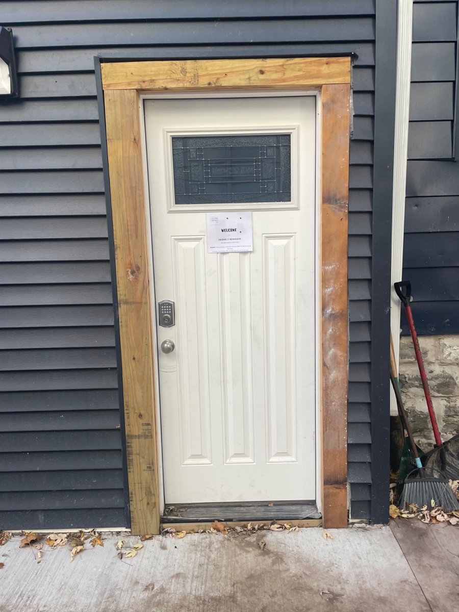 Entrance door with keypad code for ease. No keys necessary.