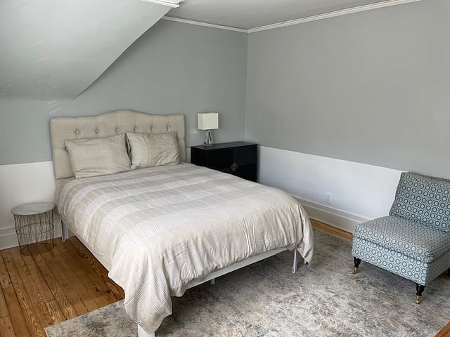 Large bright south facing bedroom with Queen Bed