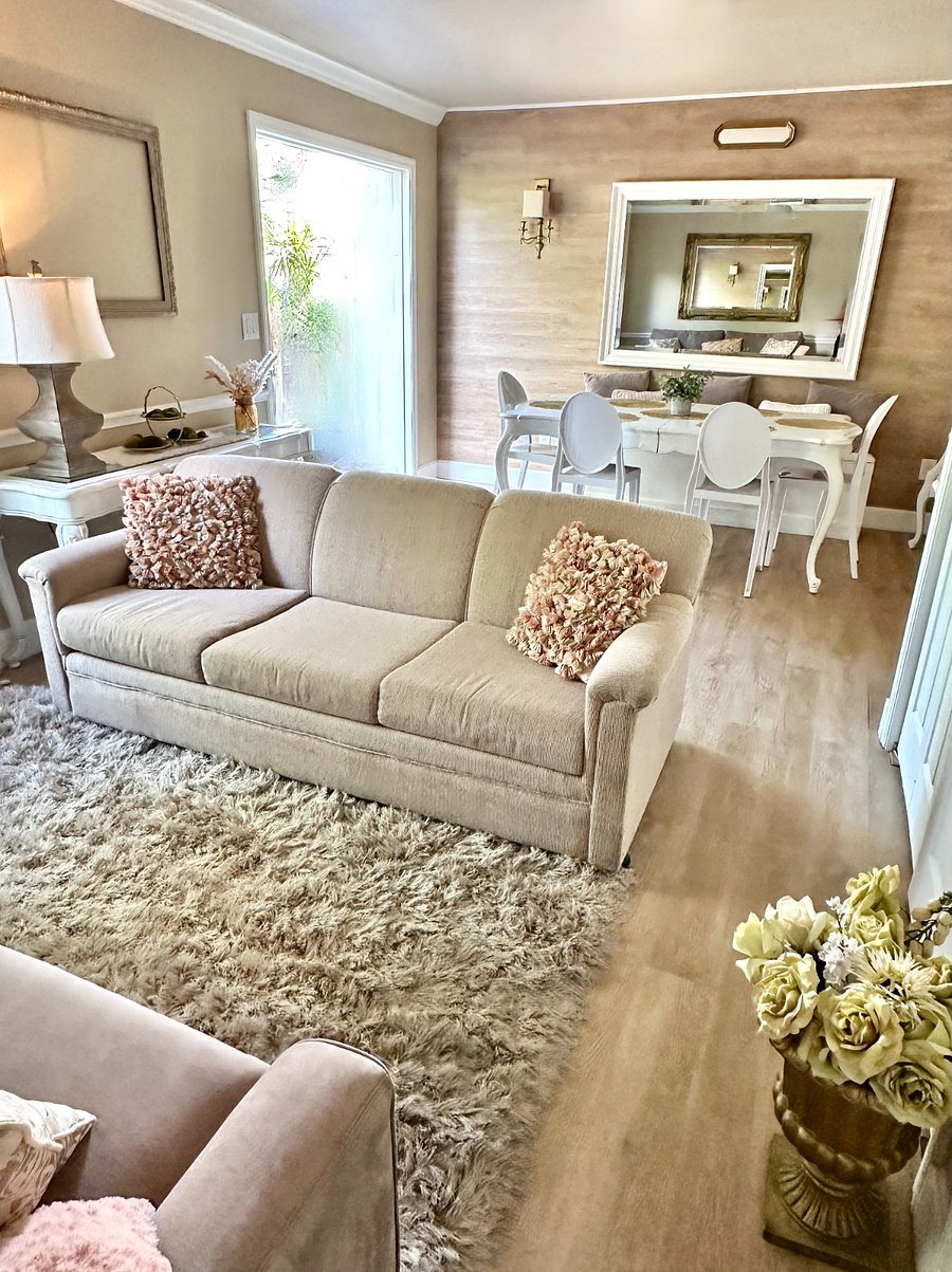 Living room/ dinning room
