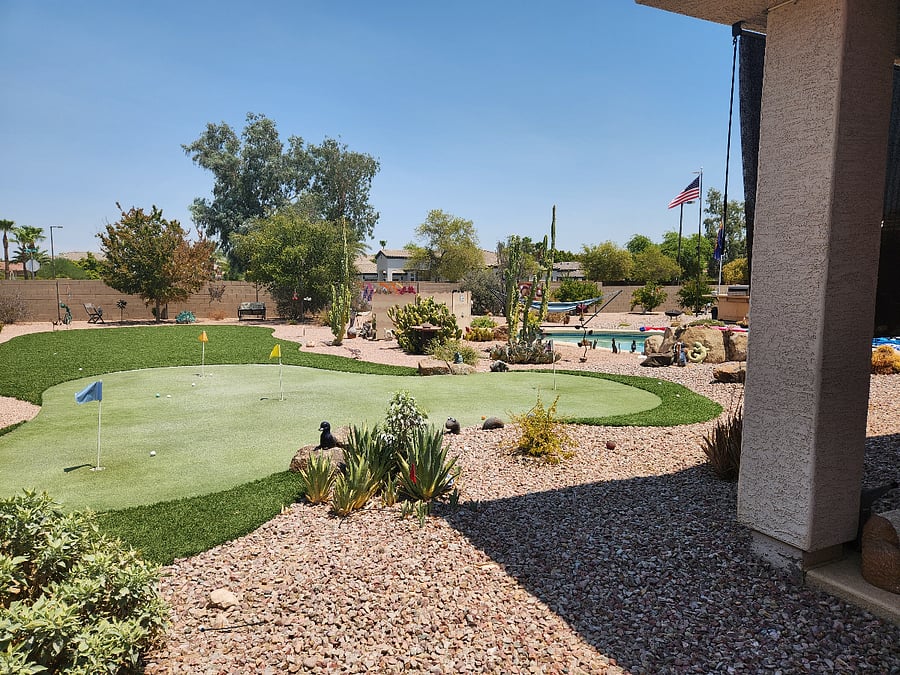 Putting green and swimming pool (shared)