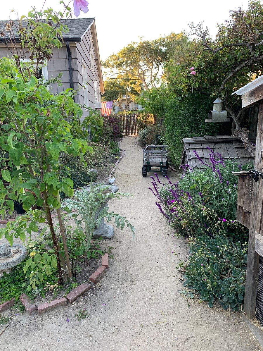walkway to the street
