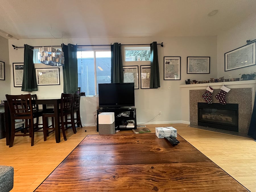 Dining area, coffee table perfect for board games, TV with Chromecast, gas fireplace