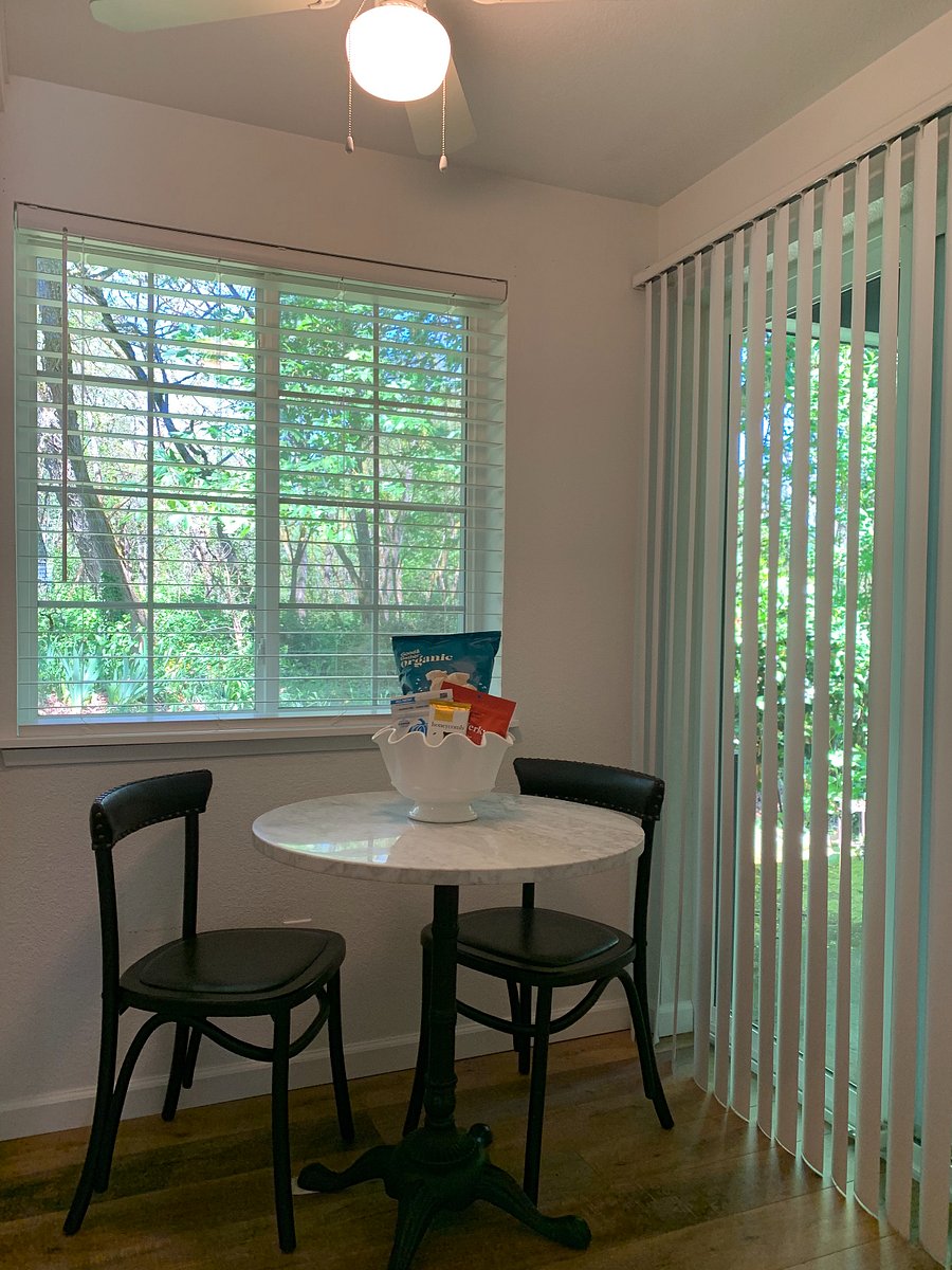 kitchen bistro table