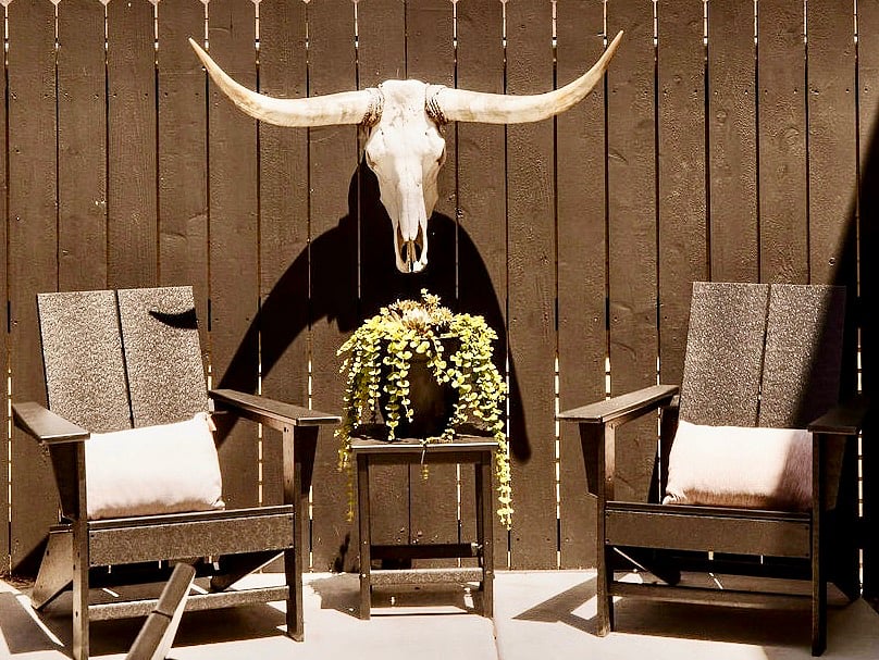 Enjoy lounging in the back yard. Heat lamp is available for chilly weather.