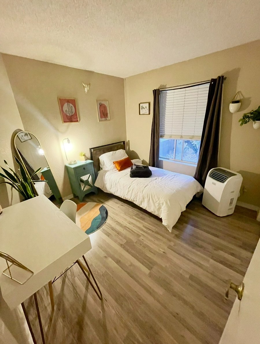 Guest Bedroom 1 (twin bed)