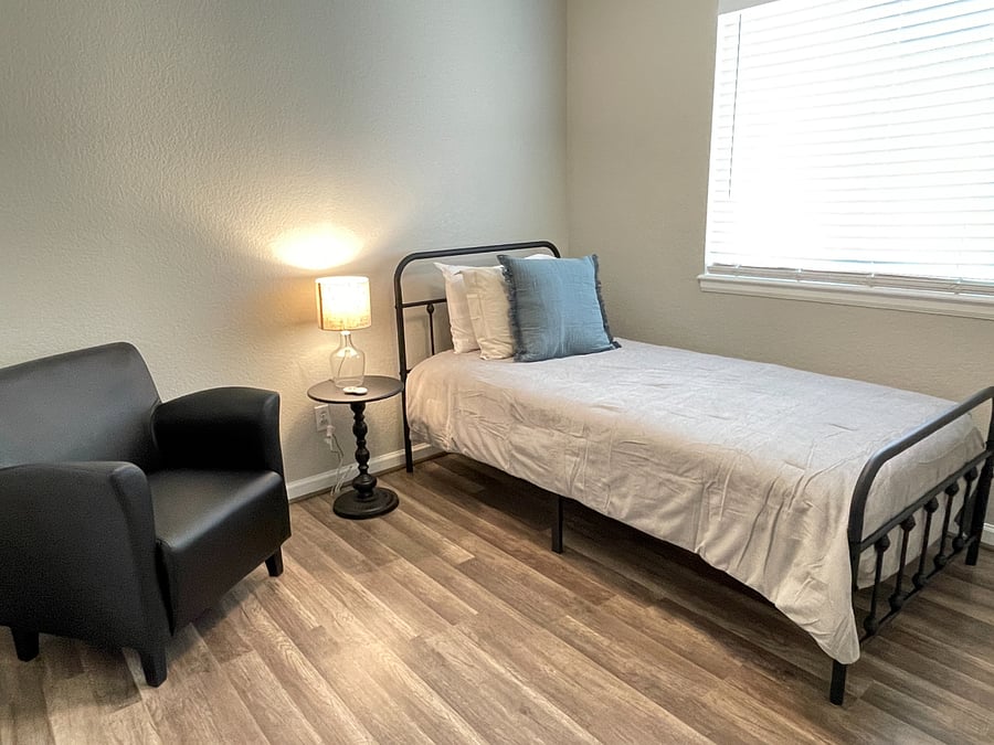 2nd bedroom with twin XL bed