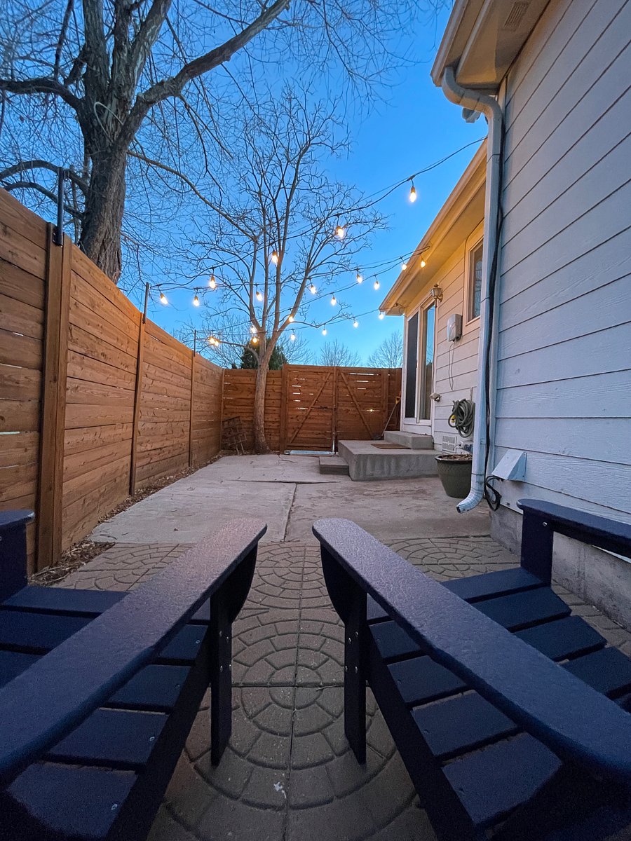 Fun outdoor space with plenty of shade. Great spot to enjoy your morning coffee, afternoon tea, evening wine, a book, etc.