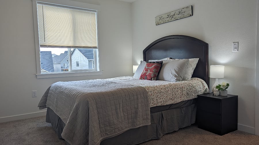 Queen bed in second bedroom