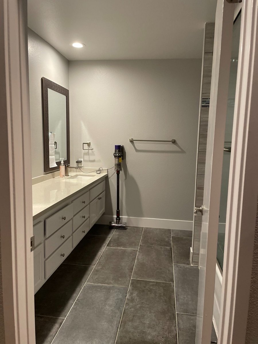 Private bath with he/her sinks