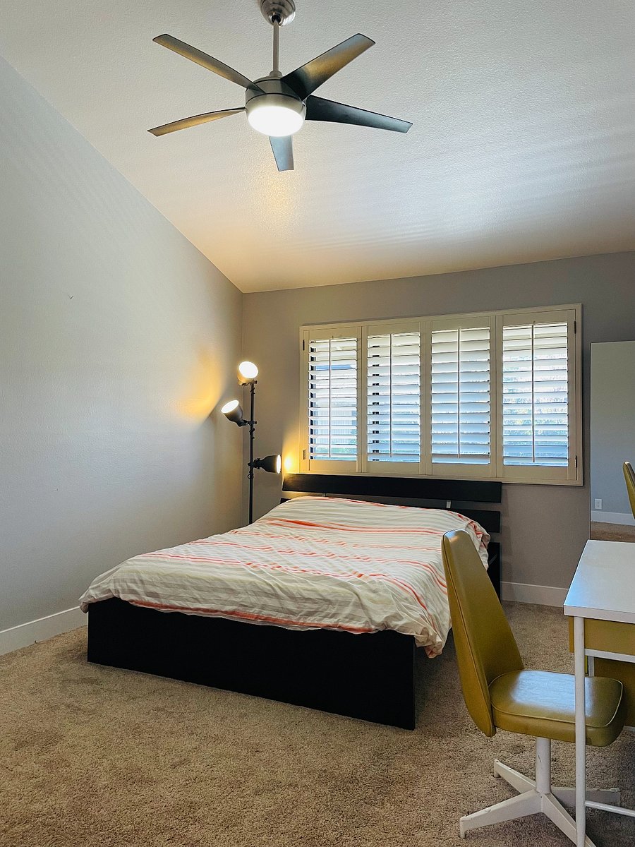 Bedroom #2 queen size bed