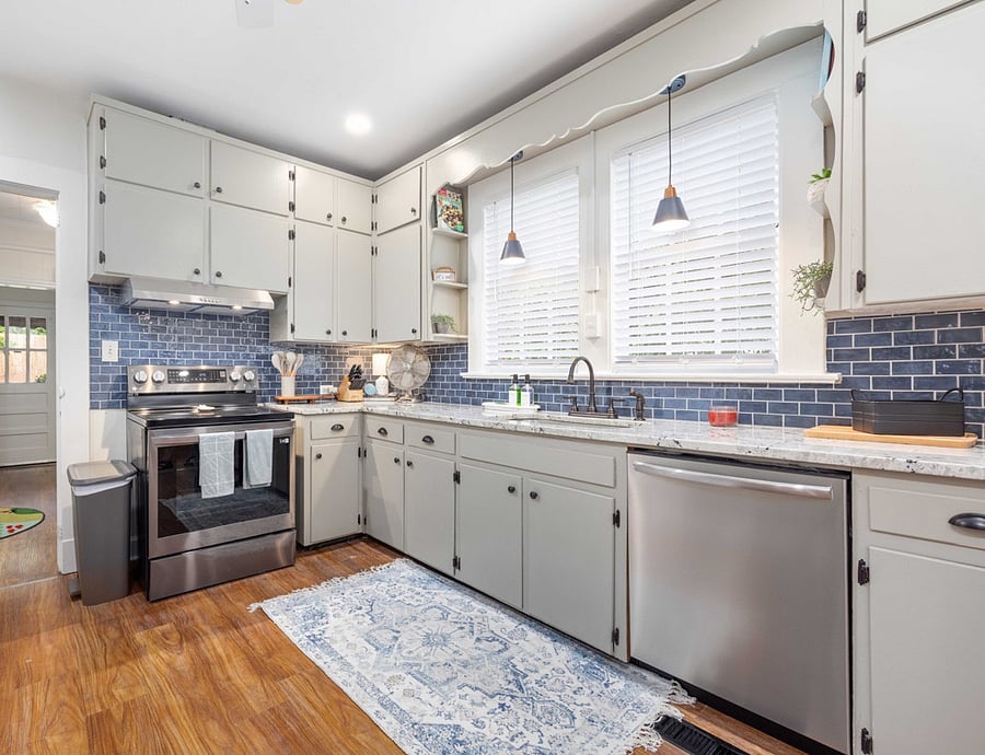 Gorgeous chefs kitchen with every possible amenity