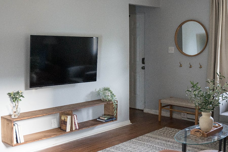50" smart tv. Views of the entryway area which is equipped with hooks!