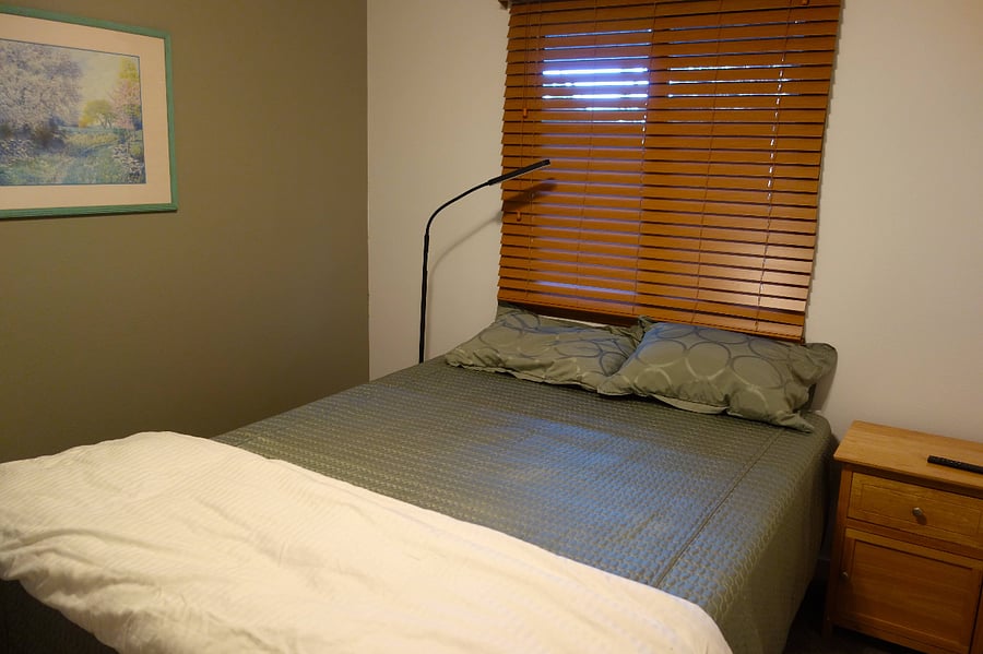 Guest bedroom.