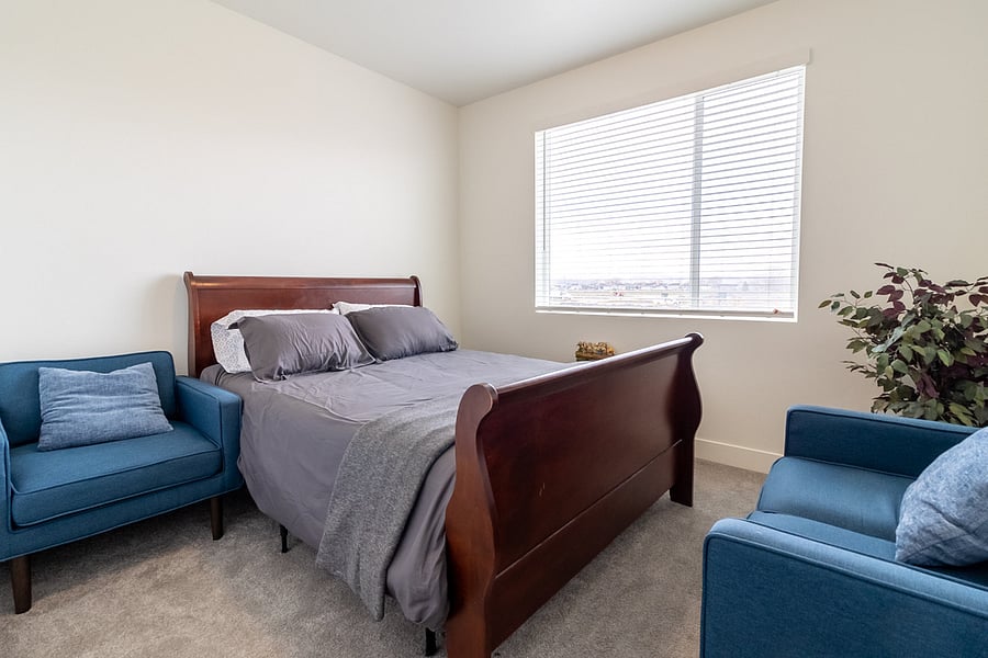 Queen room: Large closet and shared bathroom in hall. $700/month (1 person) | $850/month (2 people).