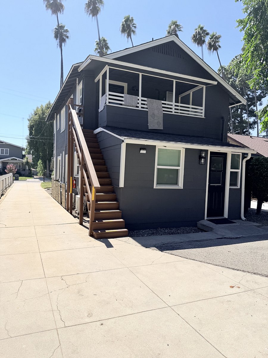 Back entrance for unit 695 (upstairs) and unit 699 (downstairs)