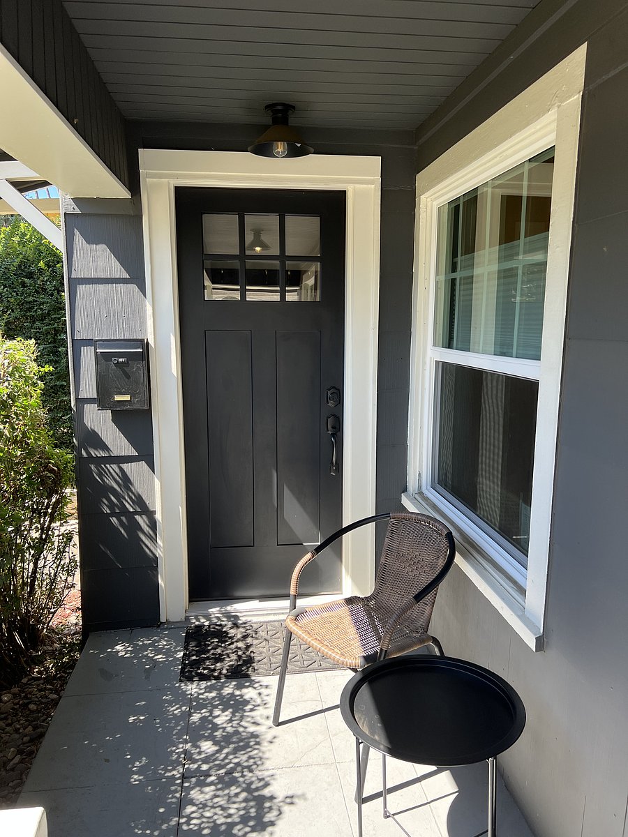 Studio Unit 697 (downstairs) - Studio Front Entrance