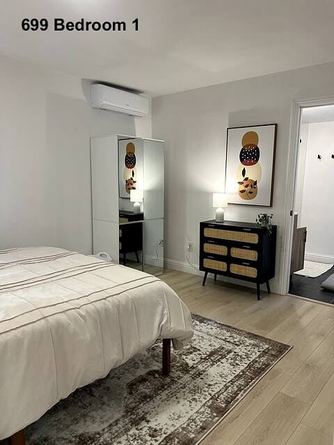 699 (downstairs) - Master bedroom, A/C, heater