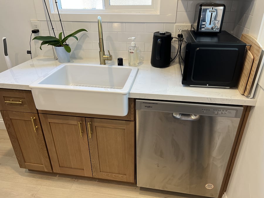 Studio Unit 697 (downstairs) - kitchen, microwave, toaster, hot water heater