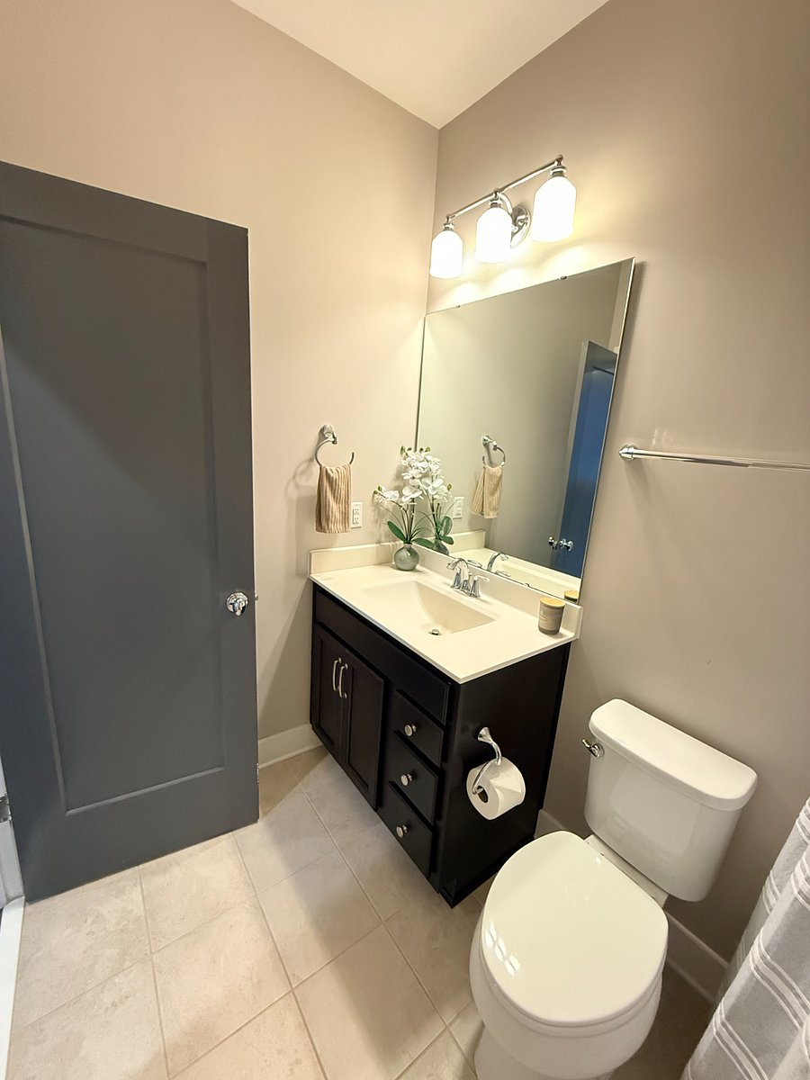 Third floor full bath