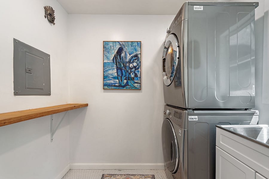 Laundry room (washer and dryer)