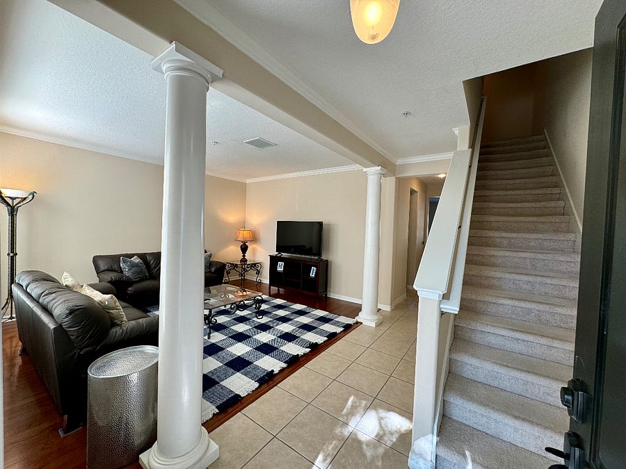 Furnished Finder property 720135_1 photo 2