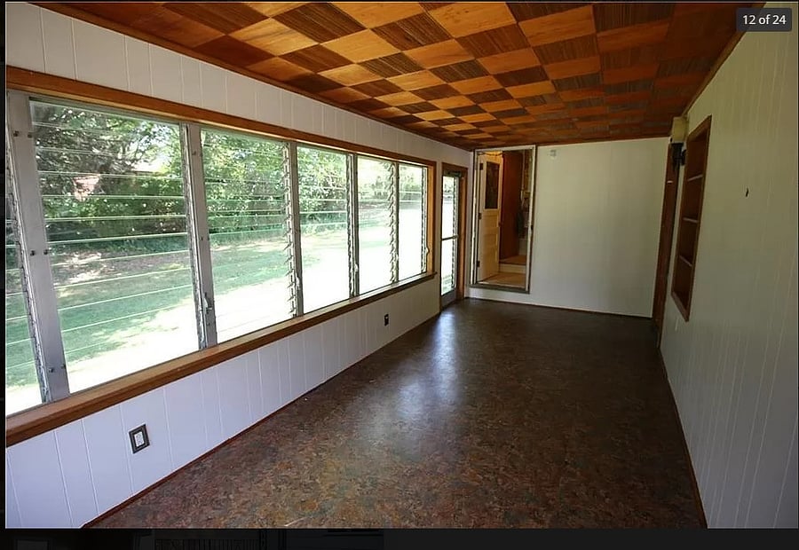 3- seasons room