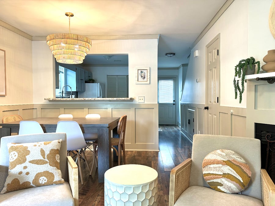 Open Concept Family Room/Dining Room