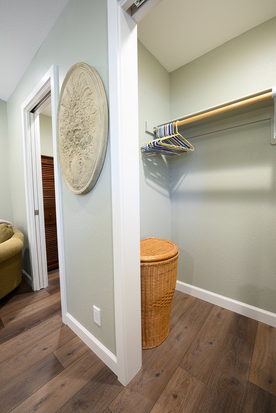 Furnished Finder property 720252_1 photo 22