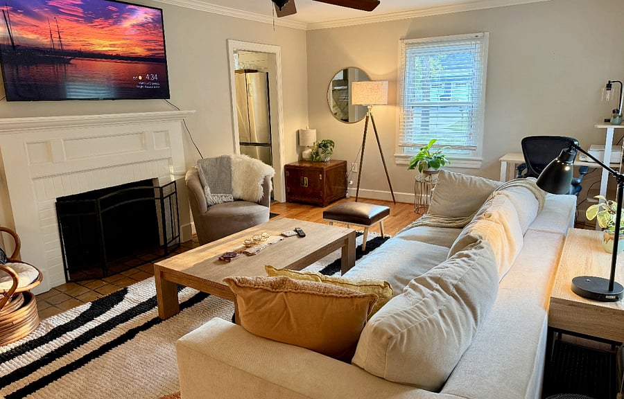Entrance from the front door into living room