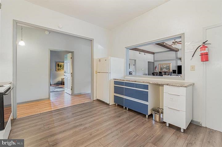 Furnished Finder property 720283_2 photo 14