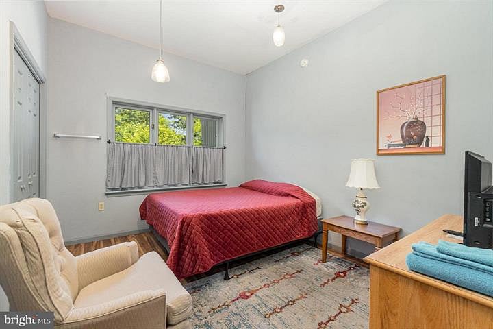 Furnished Finder property 720283_2 photo 18