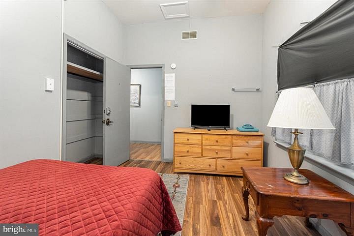 Furnished Finder property 720283_2 photo 20