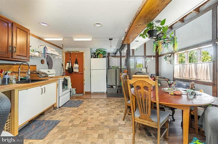 Furnished Finder property 720283_2 photo 24