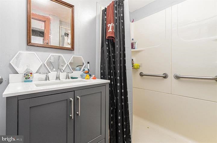 Furnished Finder property 720283_2 photo 26