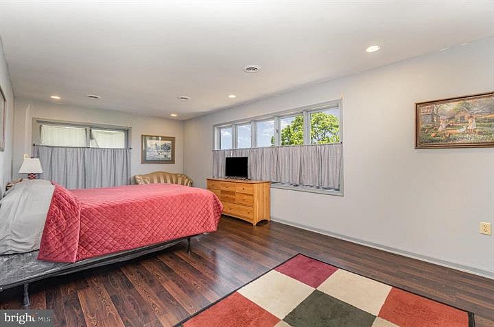 Furnished Finder property 720283_2 photo 35