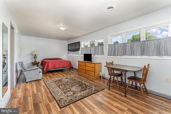 Furnished Finder property 720283_2 photo 42