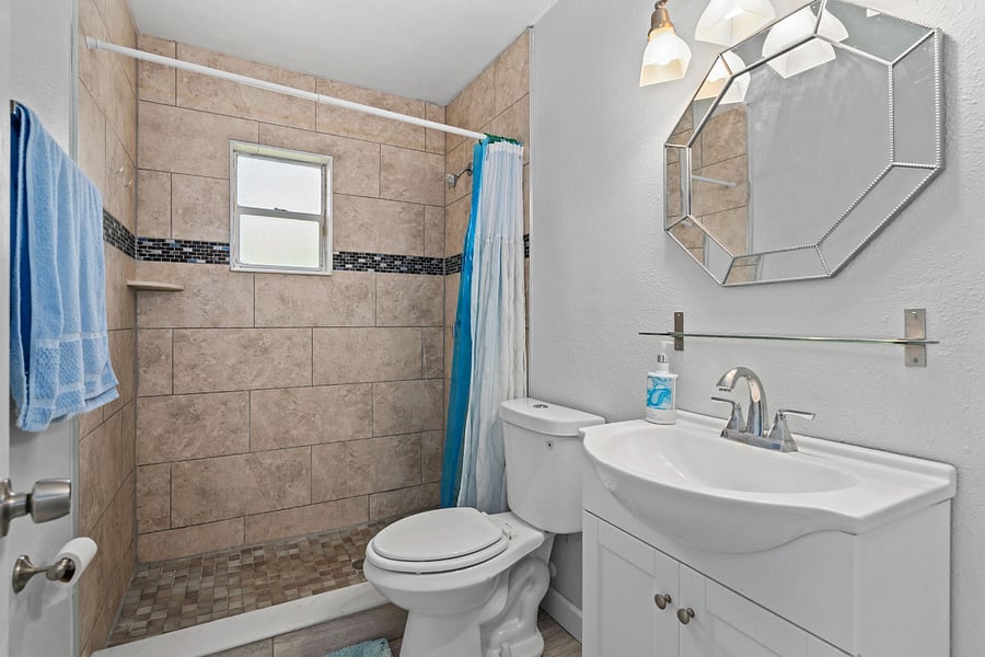 2nd Bathroom