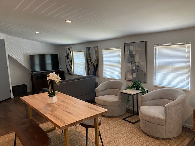 Furnished Finder property 720481_1 photo 23