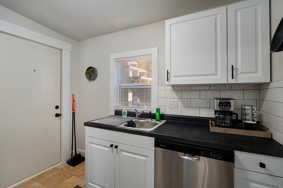 Furnished Finder property 720503_1 photo 12