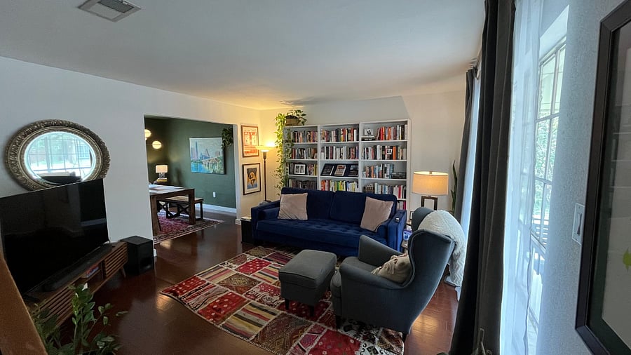 Living room #2 - With Smart TV