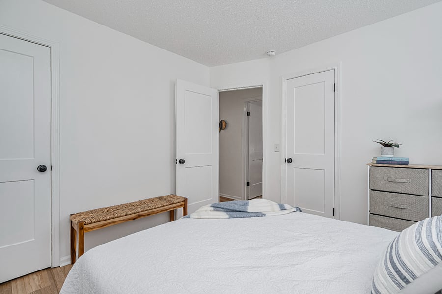 Bedroom 2 - Queen