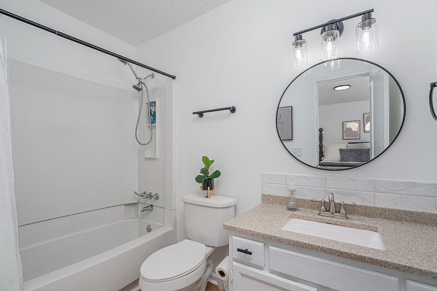 Bathroom for bedroom 1