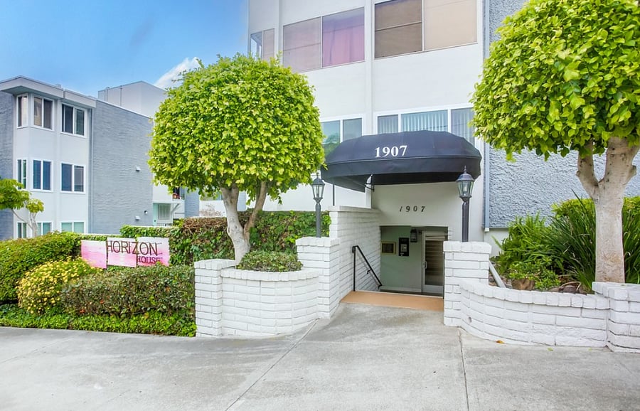 Welcome home to Horizon House condos