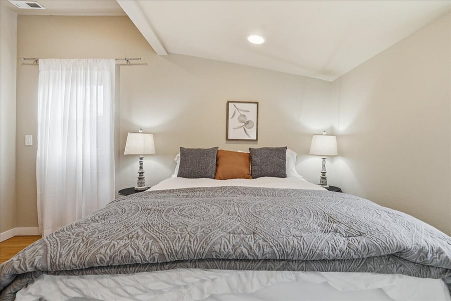 Furnished Finder property 720777_1 photo 24