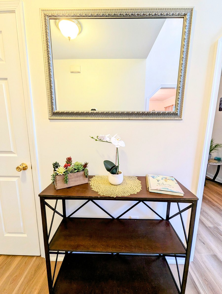 Front entry foyer
