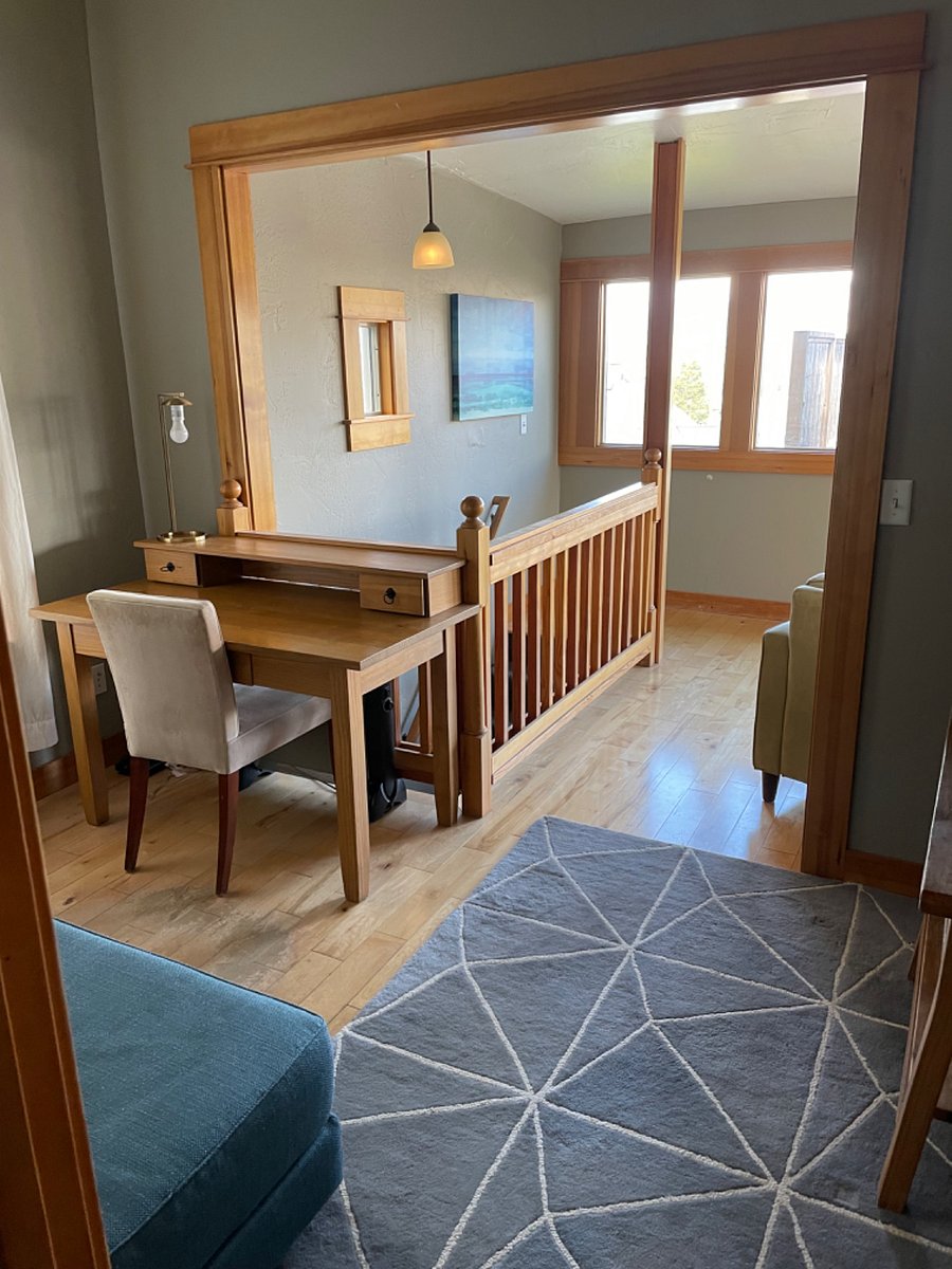 Desk area, with daybed.