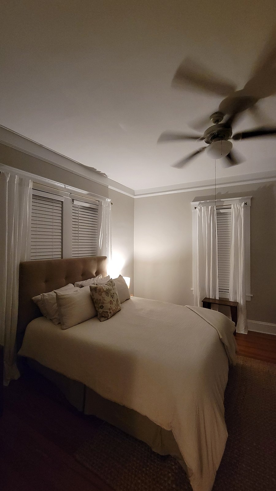 Bedroom 1 - Queen bed