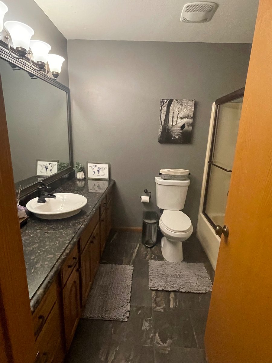 Upstairs hall bath