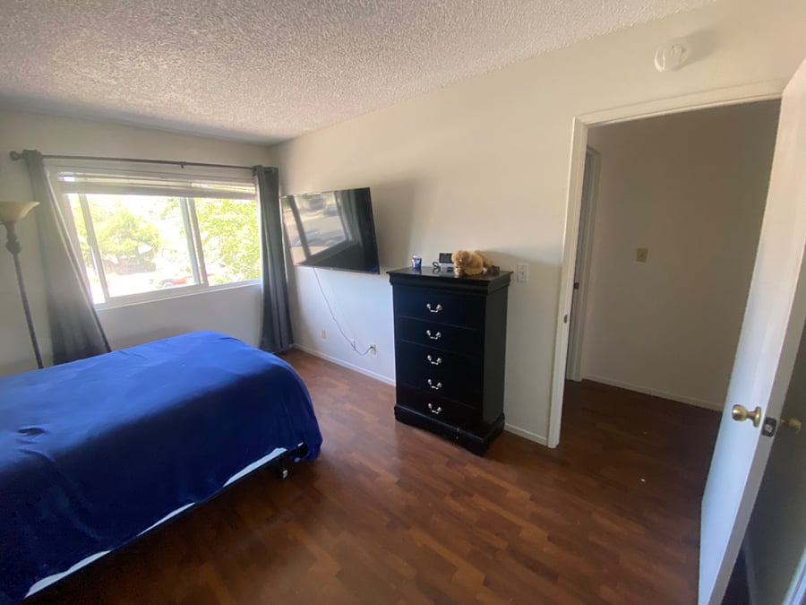 Bed room